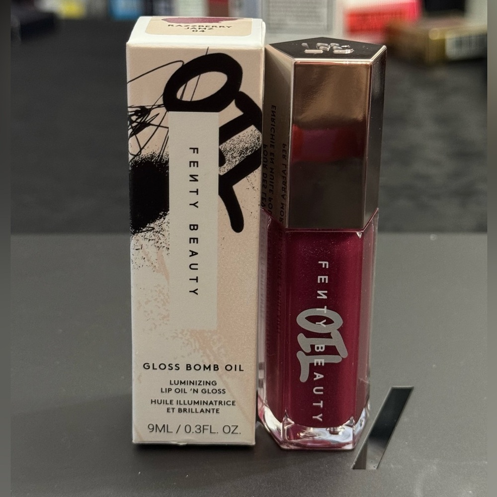 Fenty Beauty Gloss Bomb Luminizing Lip Oil in Shade Razzberry Jamz